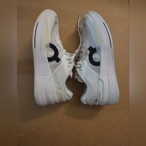 On Runnung Hard Court Tennis Sneakers Men Size 9 Roger Pro 2